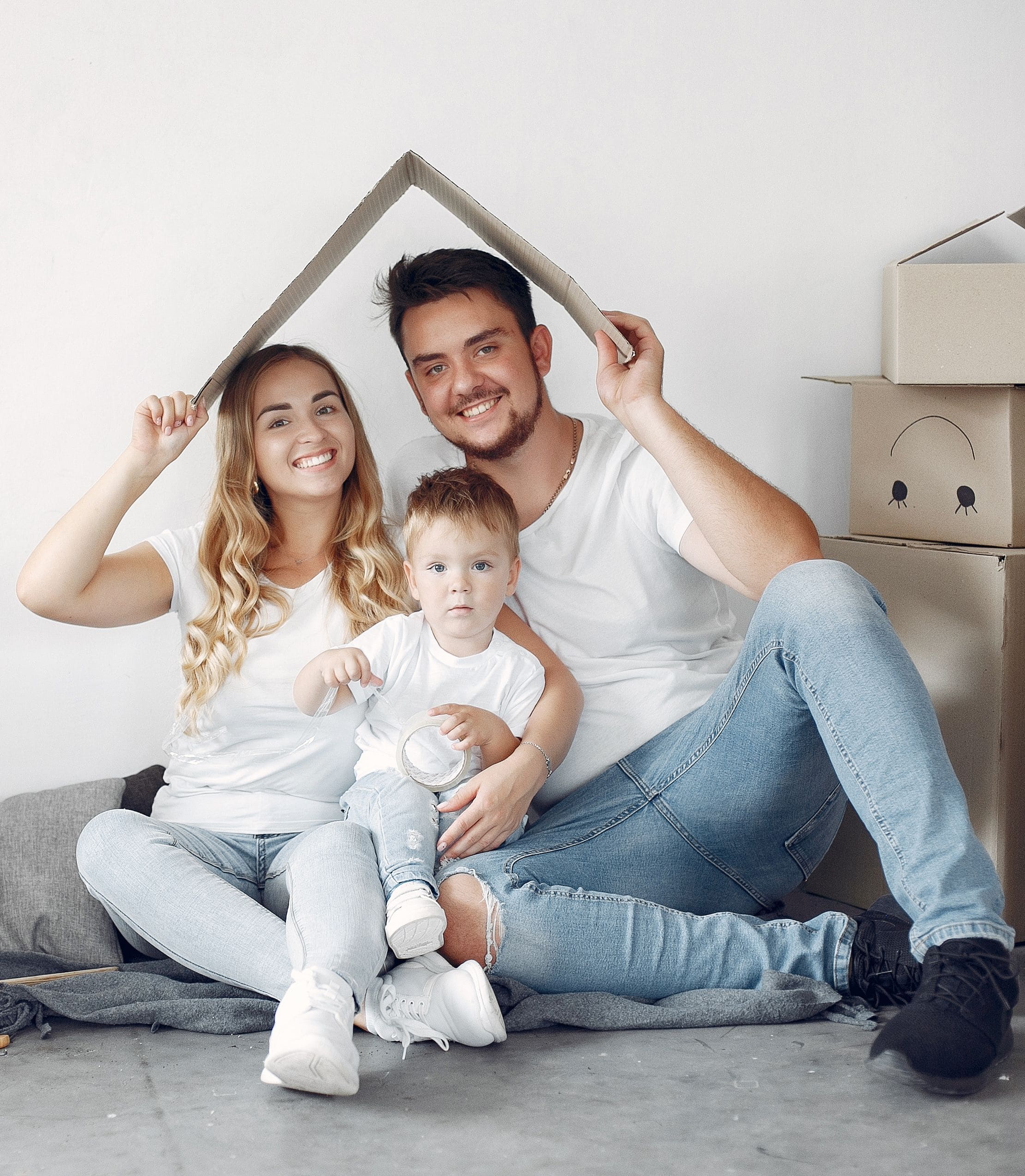 family-moving-using-boxes (1)